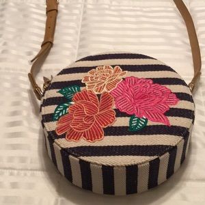 Chico’s canteen mini.